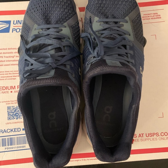 On Cloud Running - Picture 4 of 7